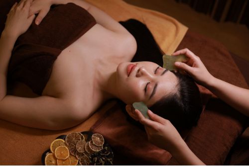 Cao-gio-Ngoc-t hach-a-thong-k inh-lac-va-tre -hoa-da-mat-50 0x334-500x334- 500x334-500x33 4-500x334-500x 334.jpg