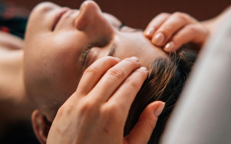 Tác dụng của bấm huyệt làm đẹp da mặt