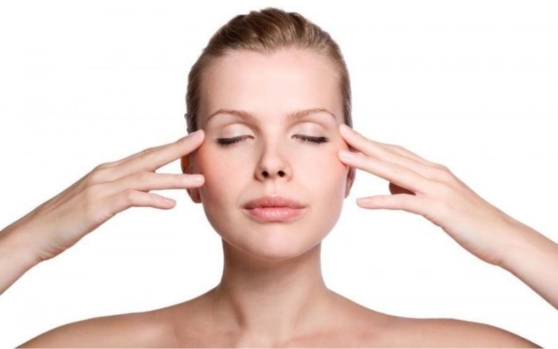 Cách bấm huyệt làm đẹp da mặt tại nhà