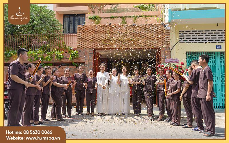 Sử dụng dịch vụ chăm sóc da mặt quận 1 tại Hum Spa