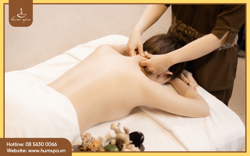 massage-cham-s oc-suc-khoe-qu an-2-4.jpg