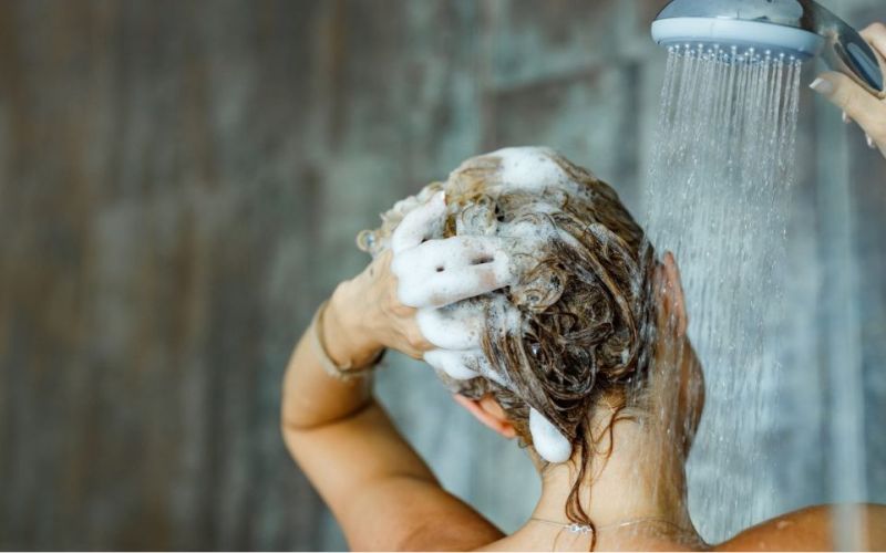 Vì sao nhiều người kiêng gội đầu mùng 2 Tết?